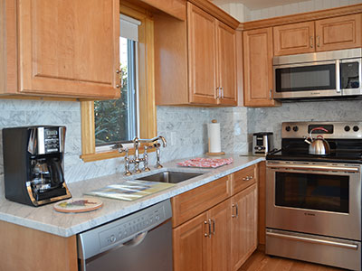 Oak Bluffs Apartment - Kitchen